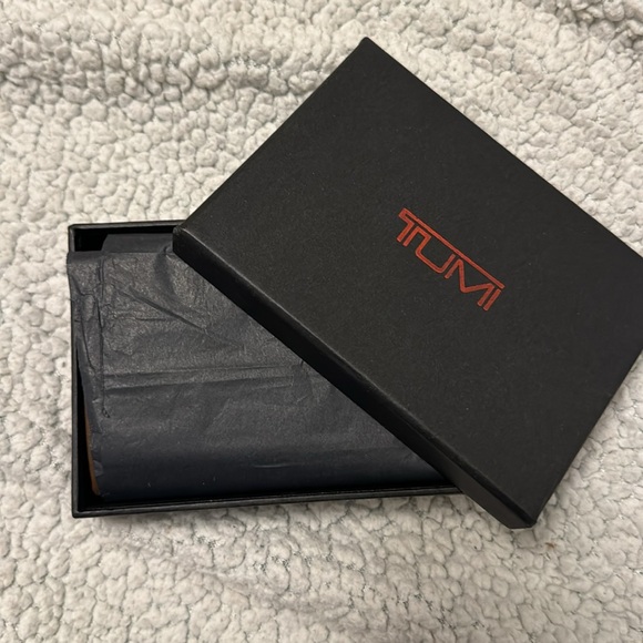 New Tumi Brown Men Leather Wallet / Gusseted Card Case / Card Holder with Box - Picture 4 of 5